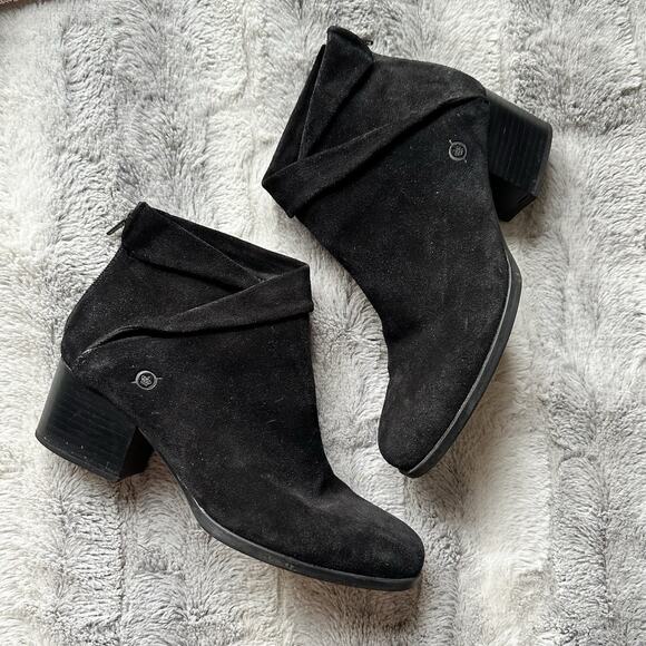 BORN Abbe Black Suede Leather Ankle Booties Size 9 Zip Back - Picture 1 of 9